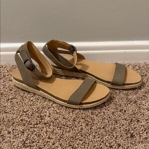 BRAND NEW Lucky Brand Garston Espadrille  Sandals